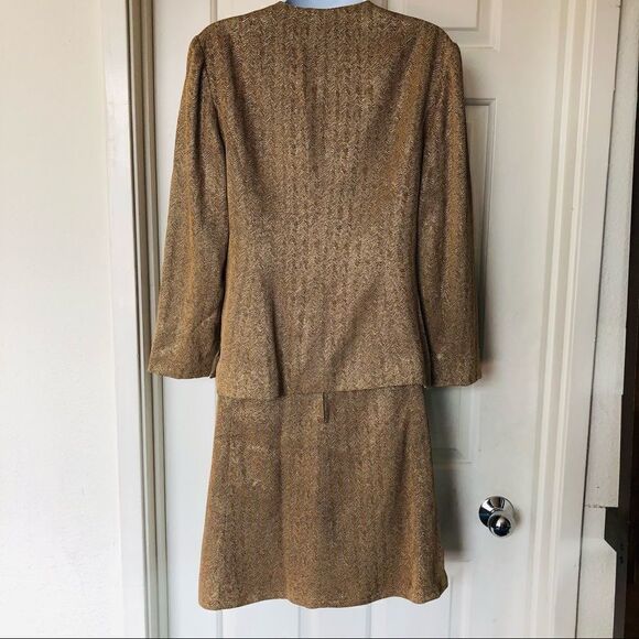 Vintage Valentino Miss V Tweed Jacket and skirt set - Picture 3 of 16